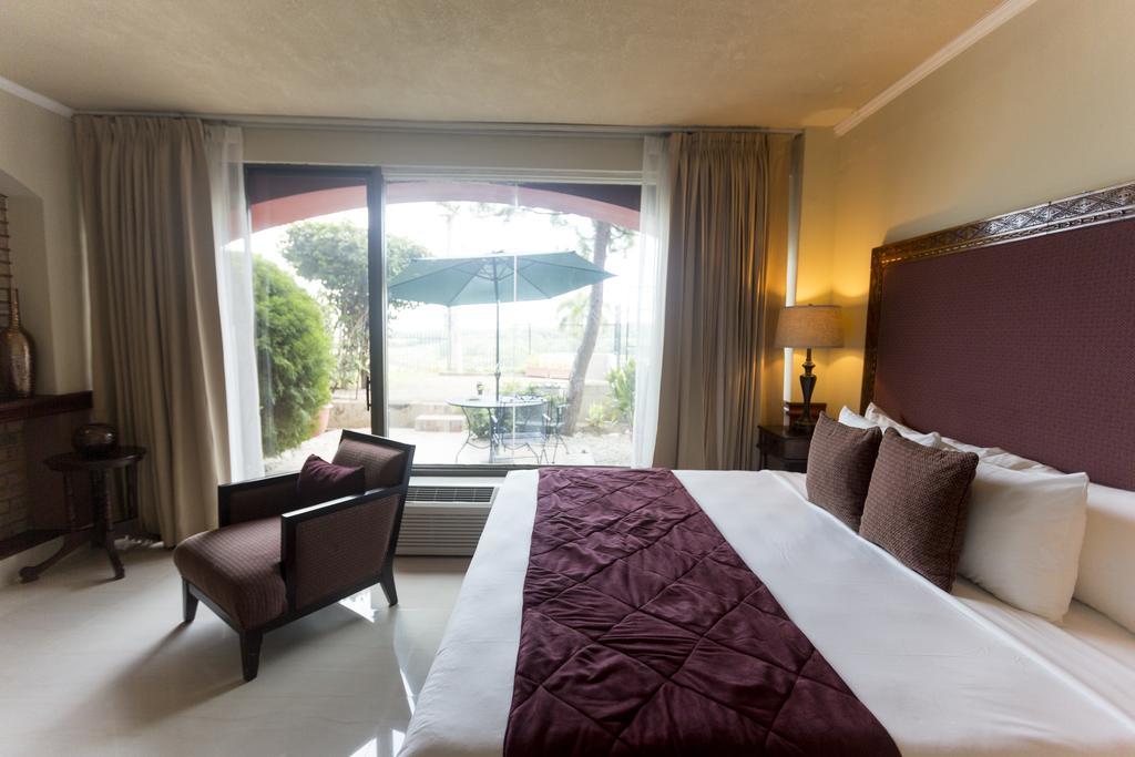 Altos De Fontana Hotel Managua Room photo