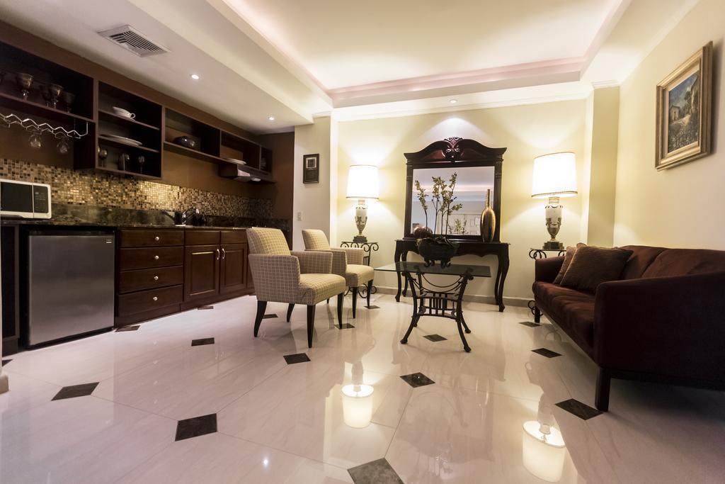 Altos De Fontana Hotel Managua Room photo